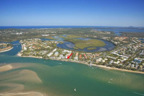 Anchorage - Riverfront Luxury on Gympie Terrace, Noosaville